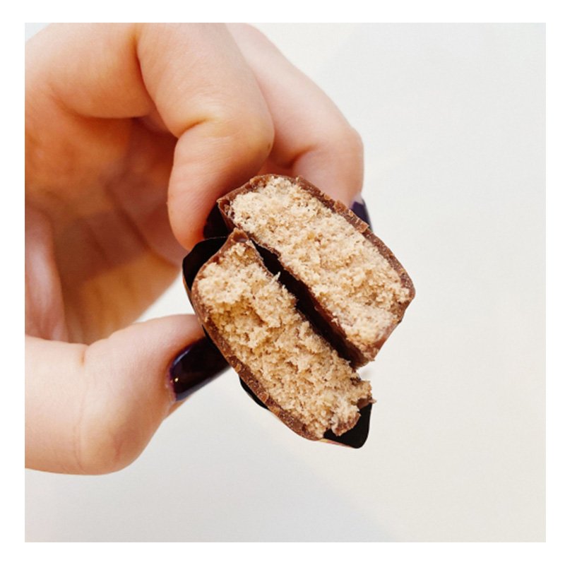 Bombbar Protein Bar in Chocolate 40 G 12 Pcs in Box - Hazelnut Praline Best Price in Dubai